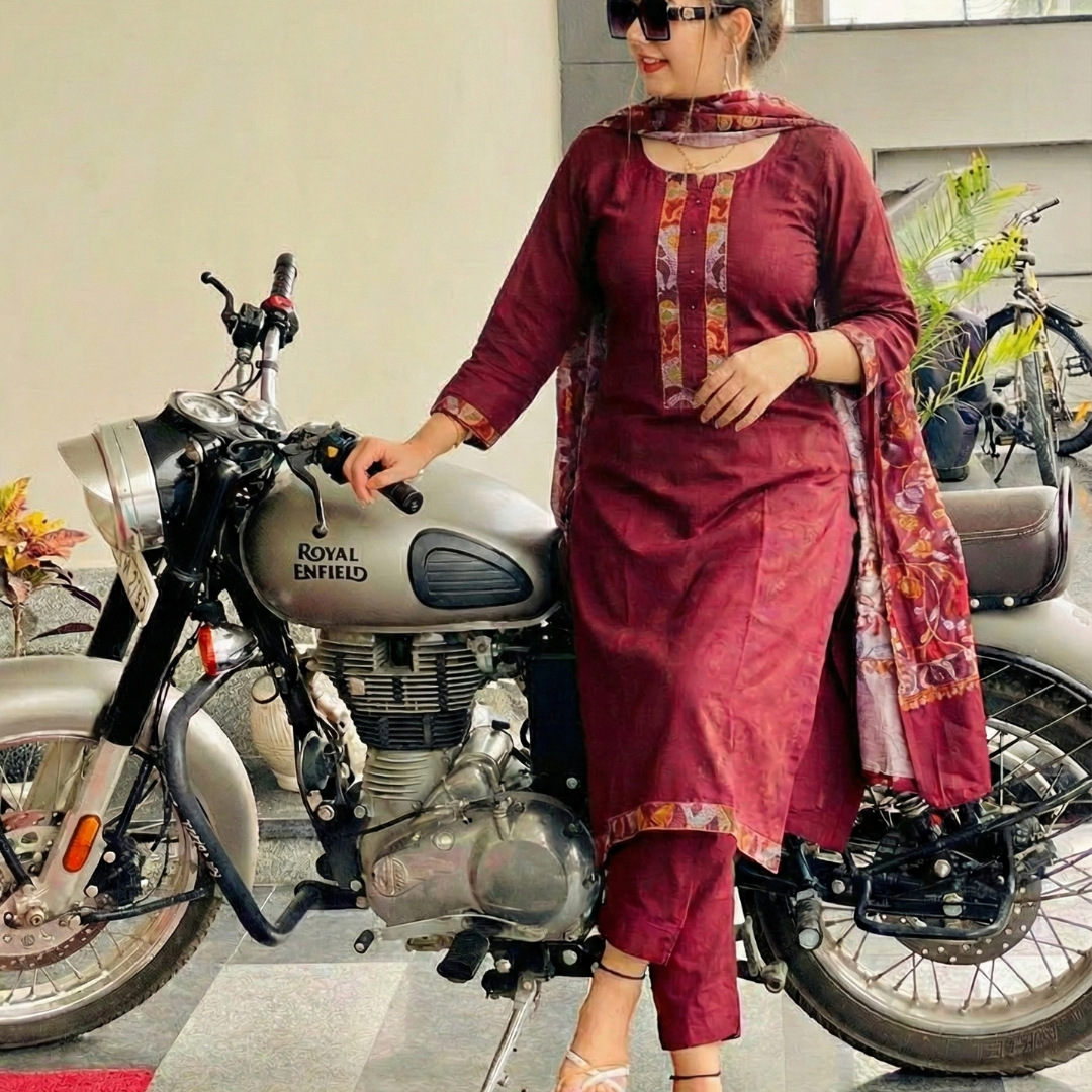 luxurious, elegant look maroon colored 3 piece luxurious, elegant look maroon colored 3 piece